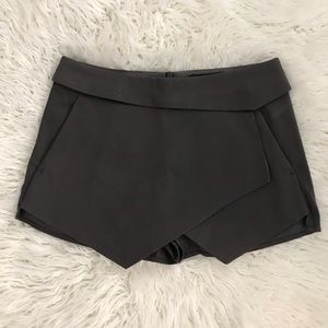 ARITZIA SKORT FOR SALE!!